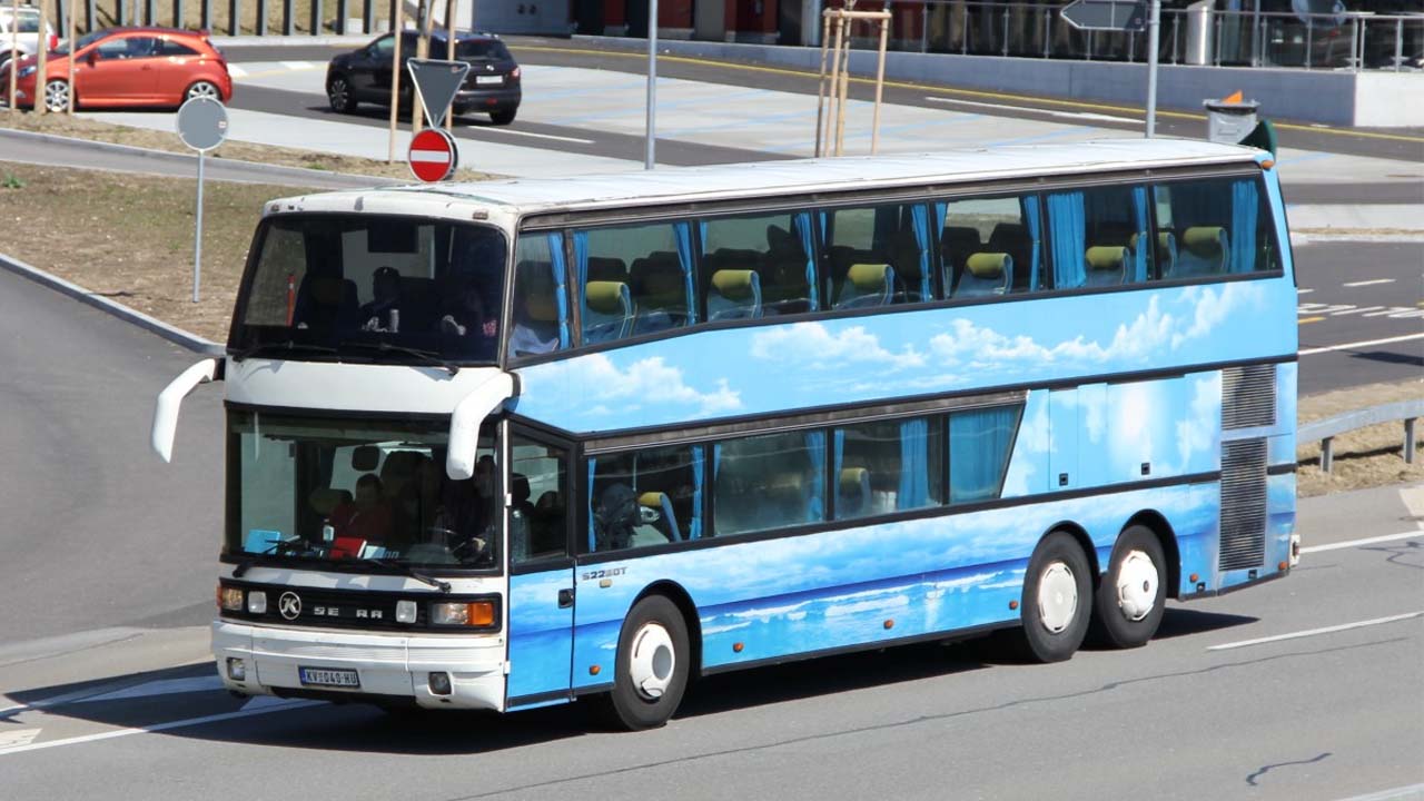 Çift katlı otobüs
