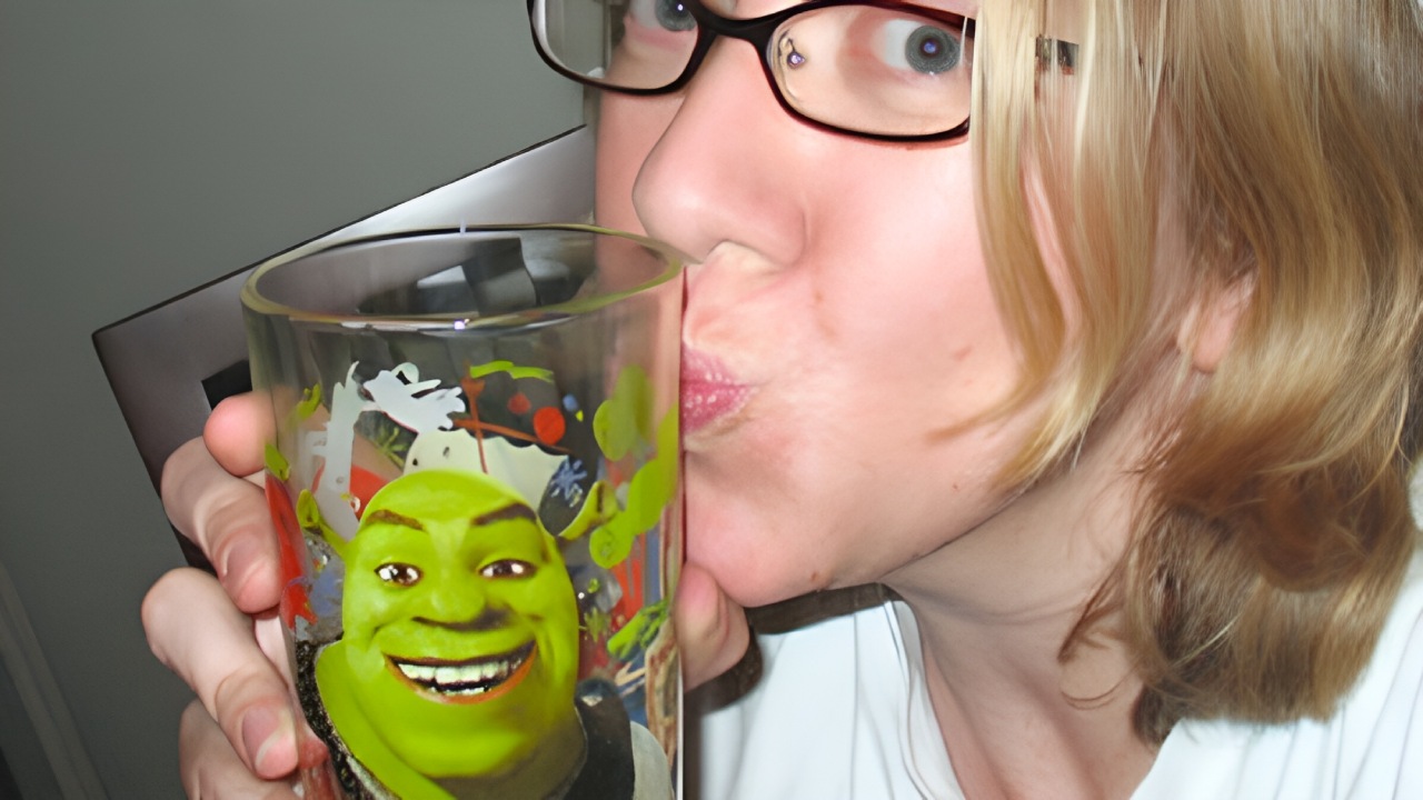 Shrek bardağı