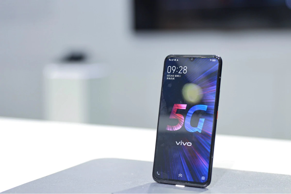 Vivo, İlk 5G Akıllı Telefonu iQOO'yu Duyurdu