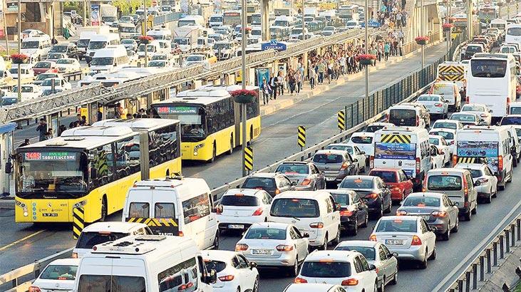 İstanbullular Her Gün Trafikte Ne Kadar Vakit Kaybediyor?