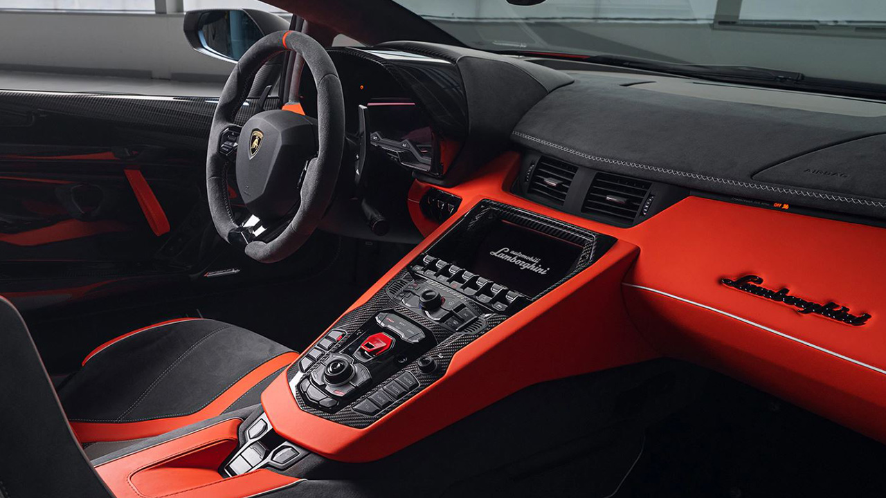 Lamborghini Aventadorun Dikkat eken 9 zellii