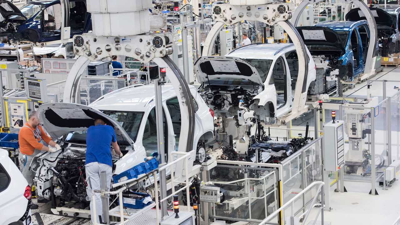 Volkswagen, En Büyük Fabrikasında Yeniden Üretime Geçti