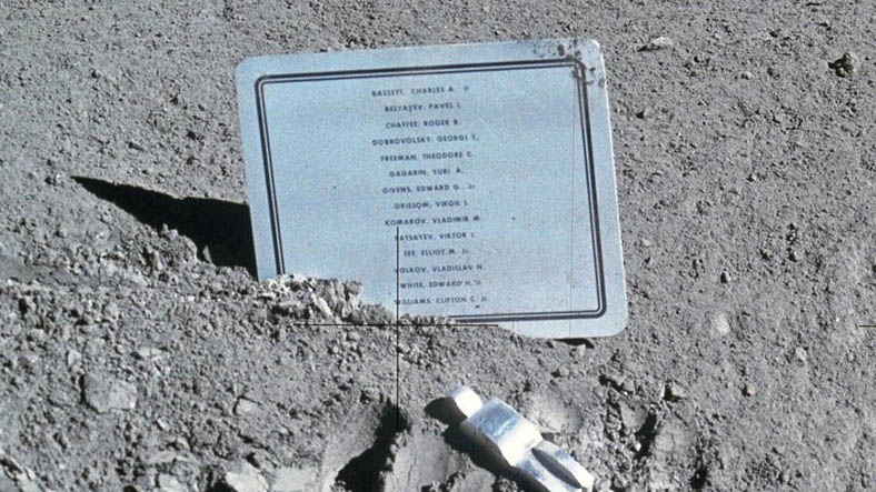 plaque on the moon