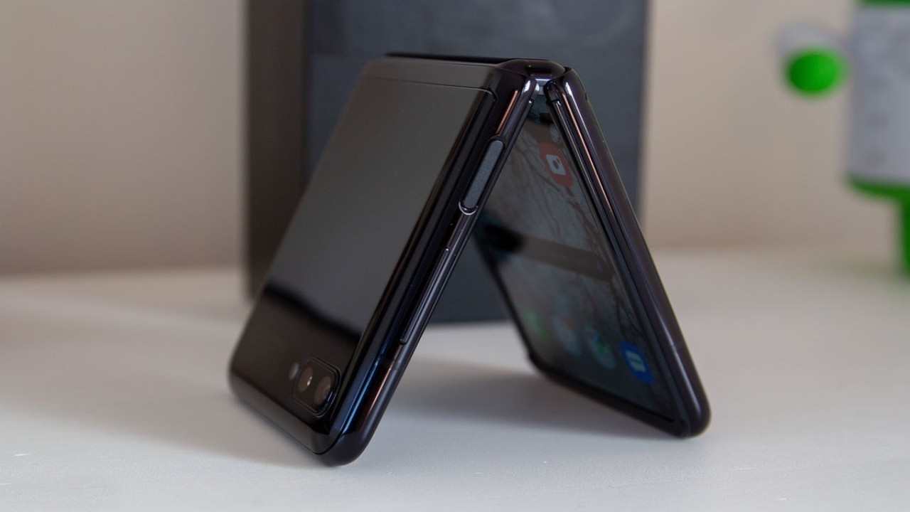 Samsung Galaxy Z Flip 2 katlanabilir telefon