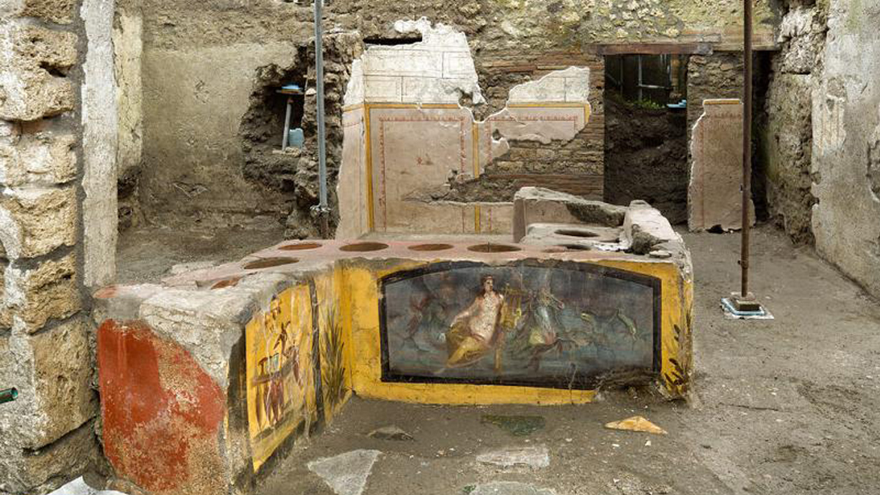 Pompeii'de bulunan fast-food dükkanı