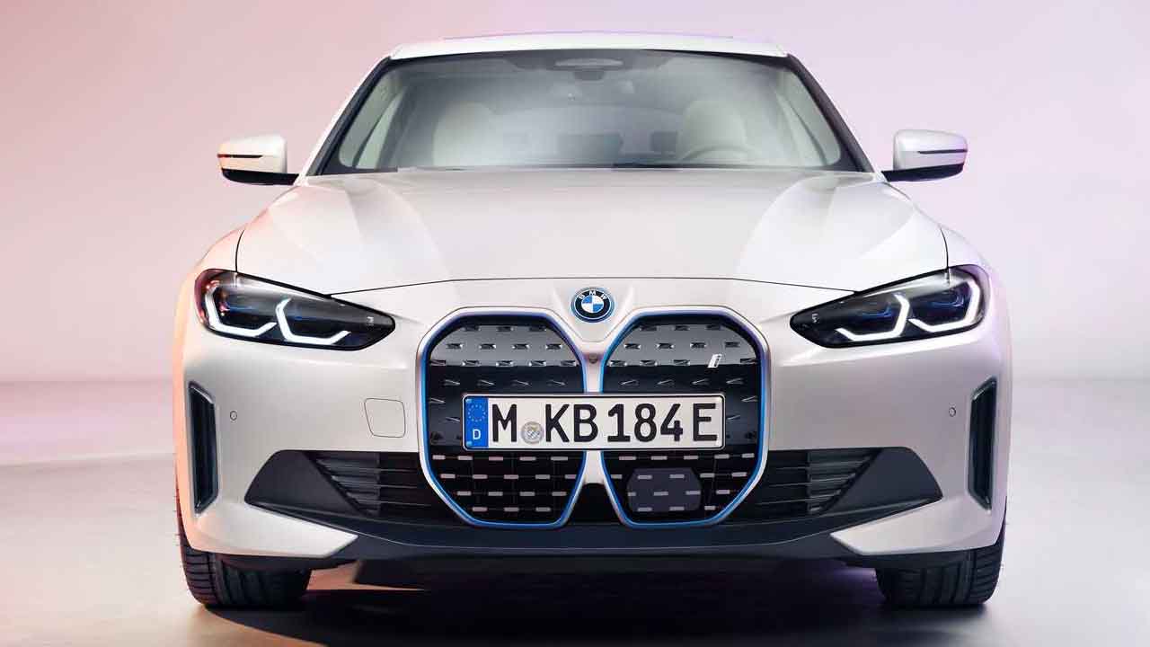 BMW, 2022 Model i4 Ate Ediyor!