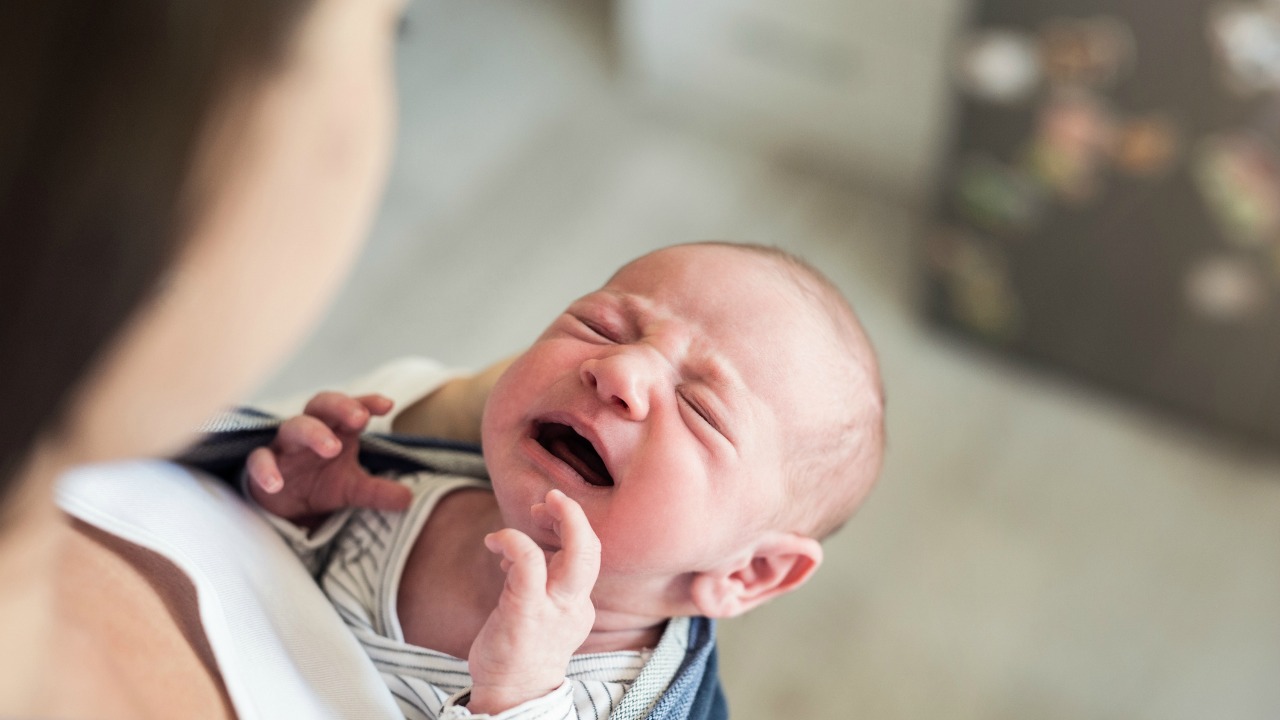 colic baby syndrome, crying baby