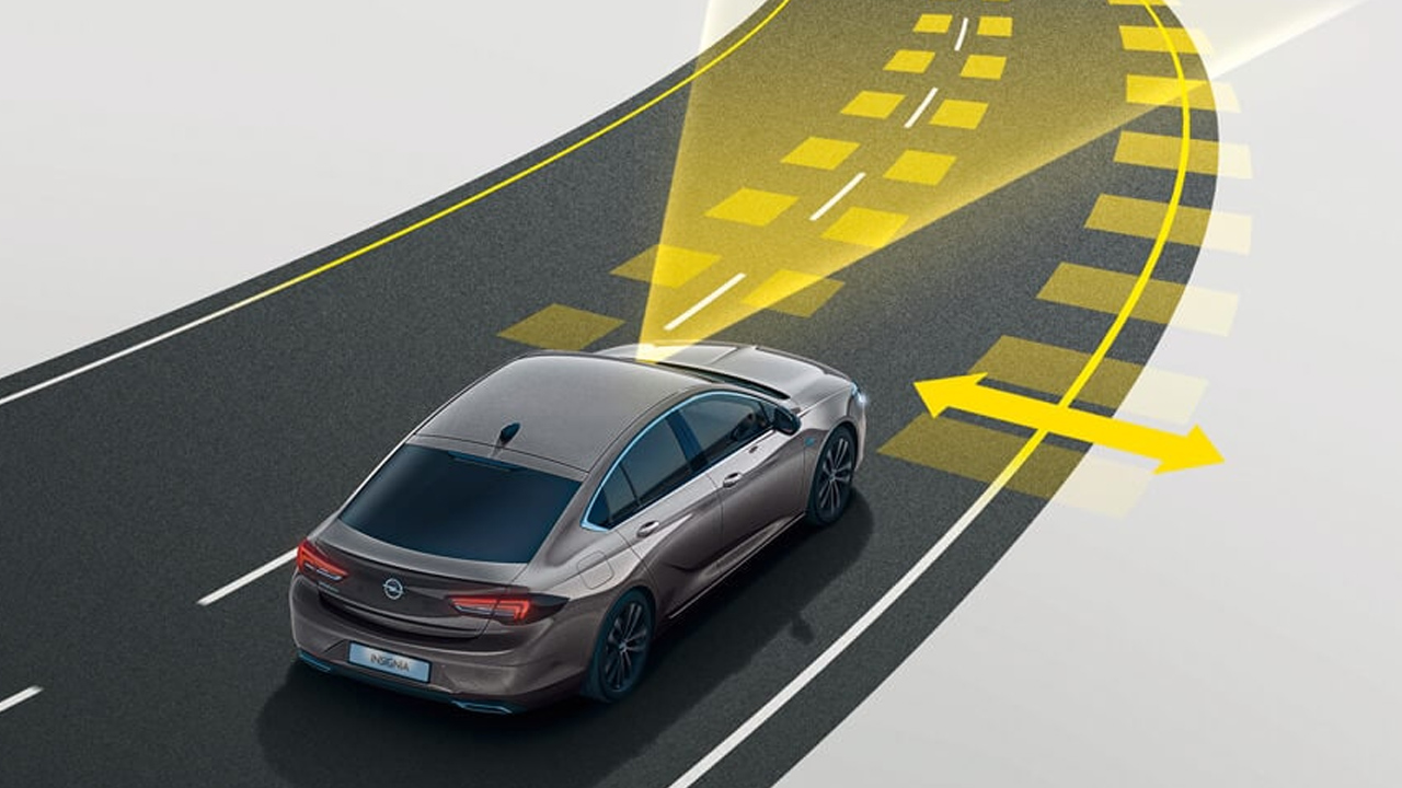 Opel Insignia lane violation warning
