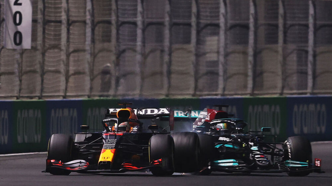 Hamilton and Verstappen Crash