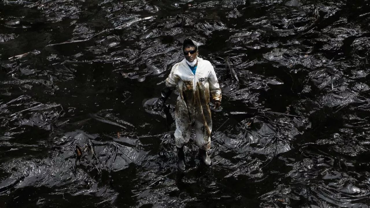Pacific Ocean Oil Spill
