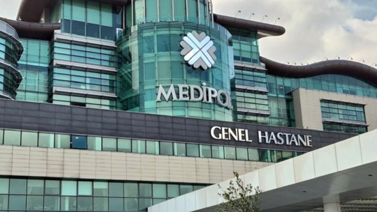 Fahrettin Koca'nın Açıklaması, Medipol Hastanesi'nin Ücretsiz Olduğu Haberlerini Beraberinde Getirdi: Sosyal Medya Birbirine Girdi