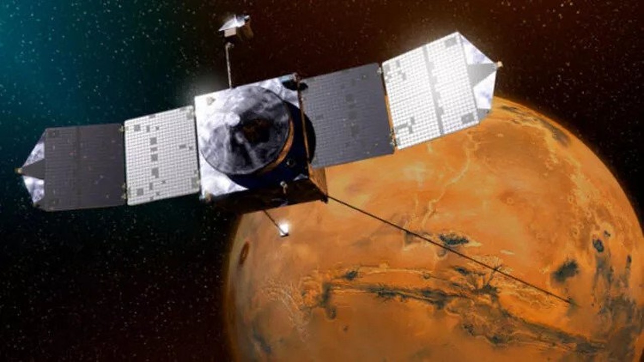 maven spacecraft and mars