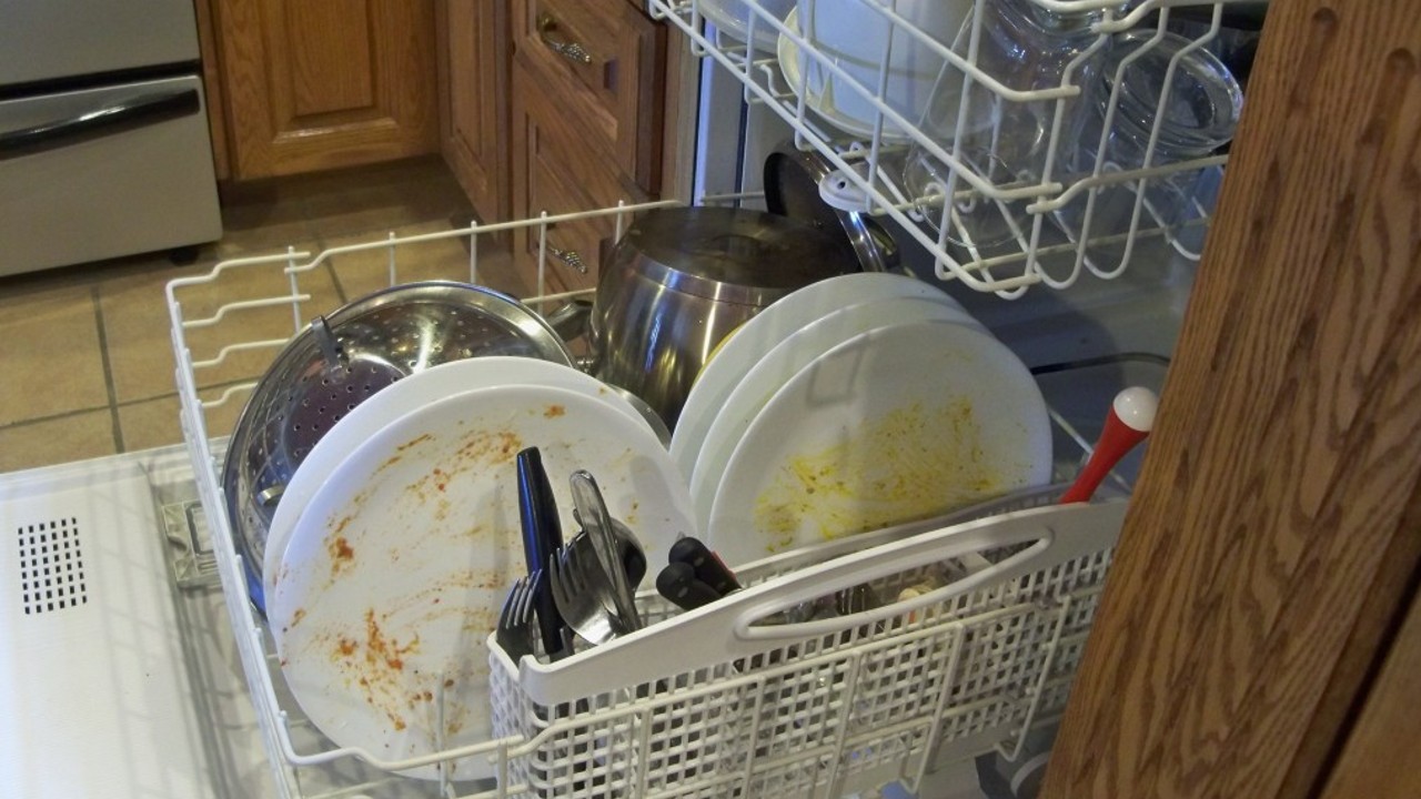dishwasher and dirty dishes