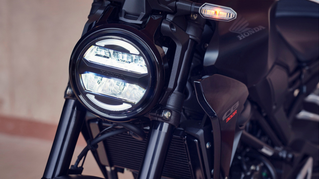 Honda CB250R aydınlatma far