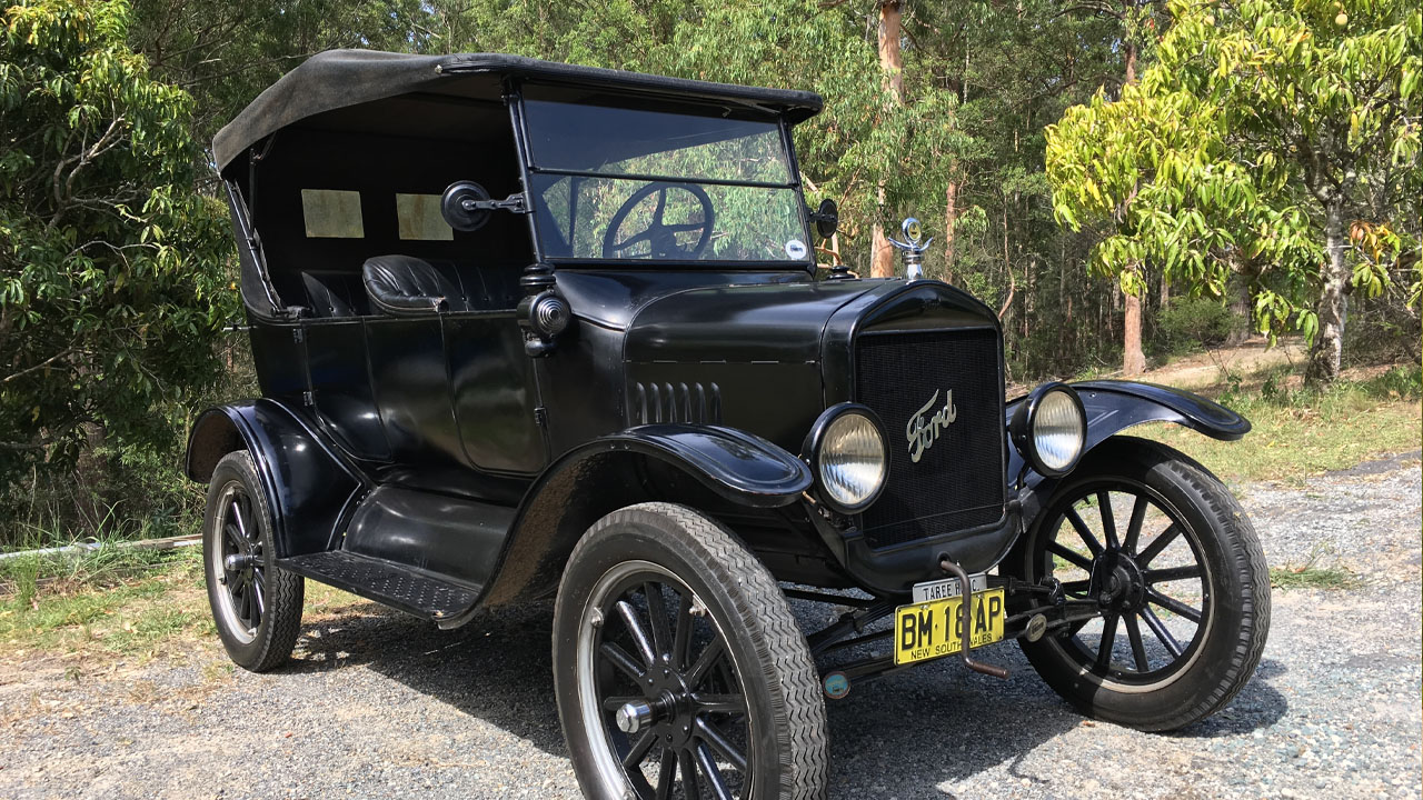 Ford Model T black color