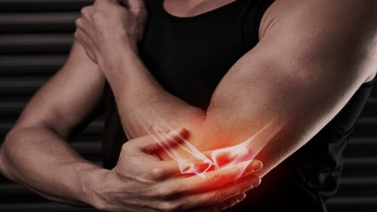 What are the symptoms of tendinitis?