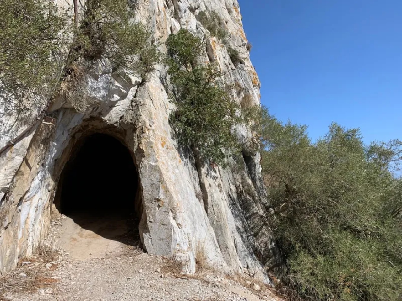 Hayatta Kalan Son Neandertallerin Yaşadığı Bir Mağara Bulundu: 40 Bin Yıldır Kimse Ayak Basmamış!