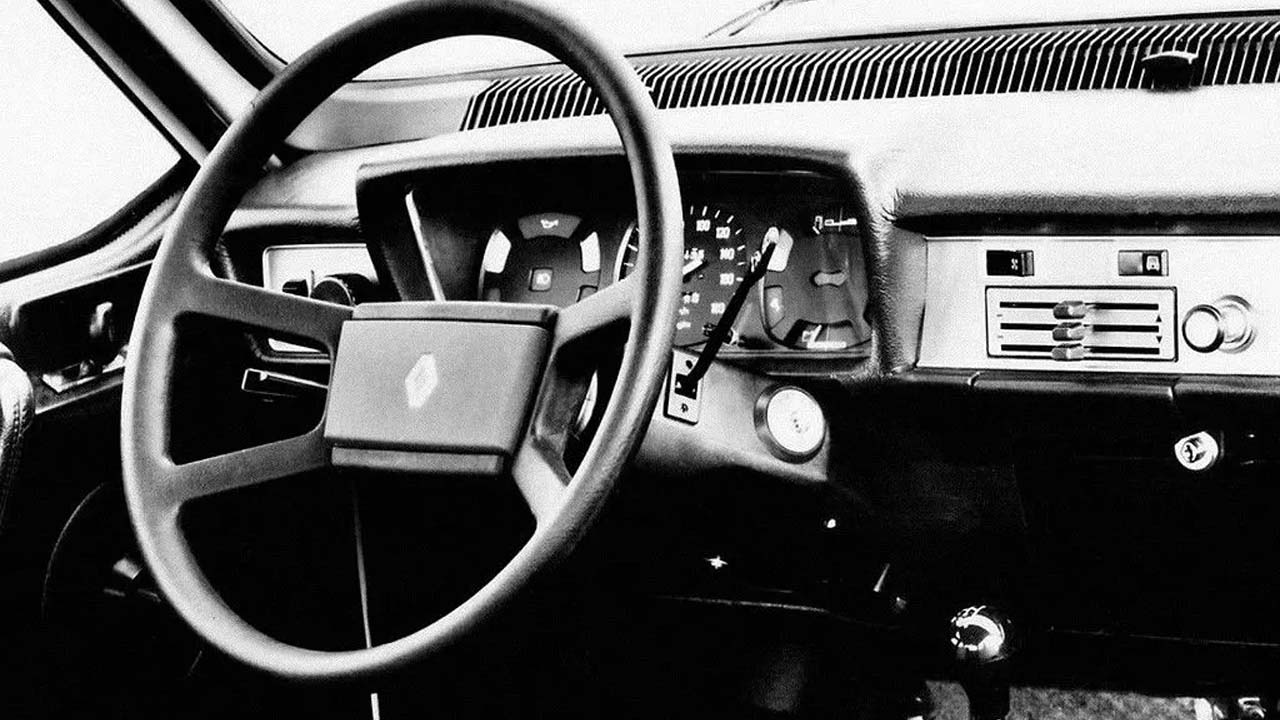 Renault 12 interior design