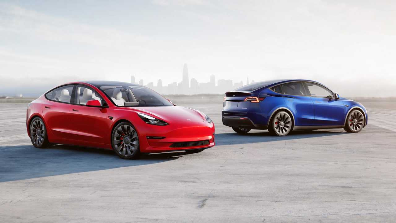 Tesla, Kazaya Neden Olabilecek Bir Hata Nedeniyle 363 Bin Otomobilini "Geri ard"