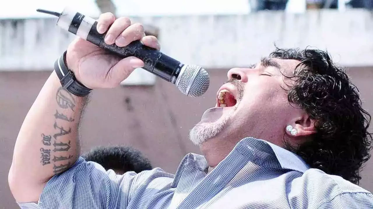 Maradona is singing