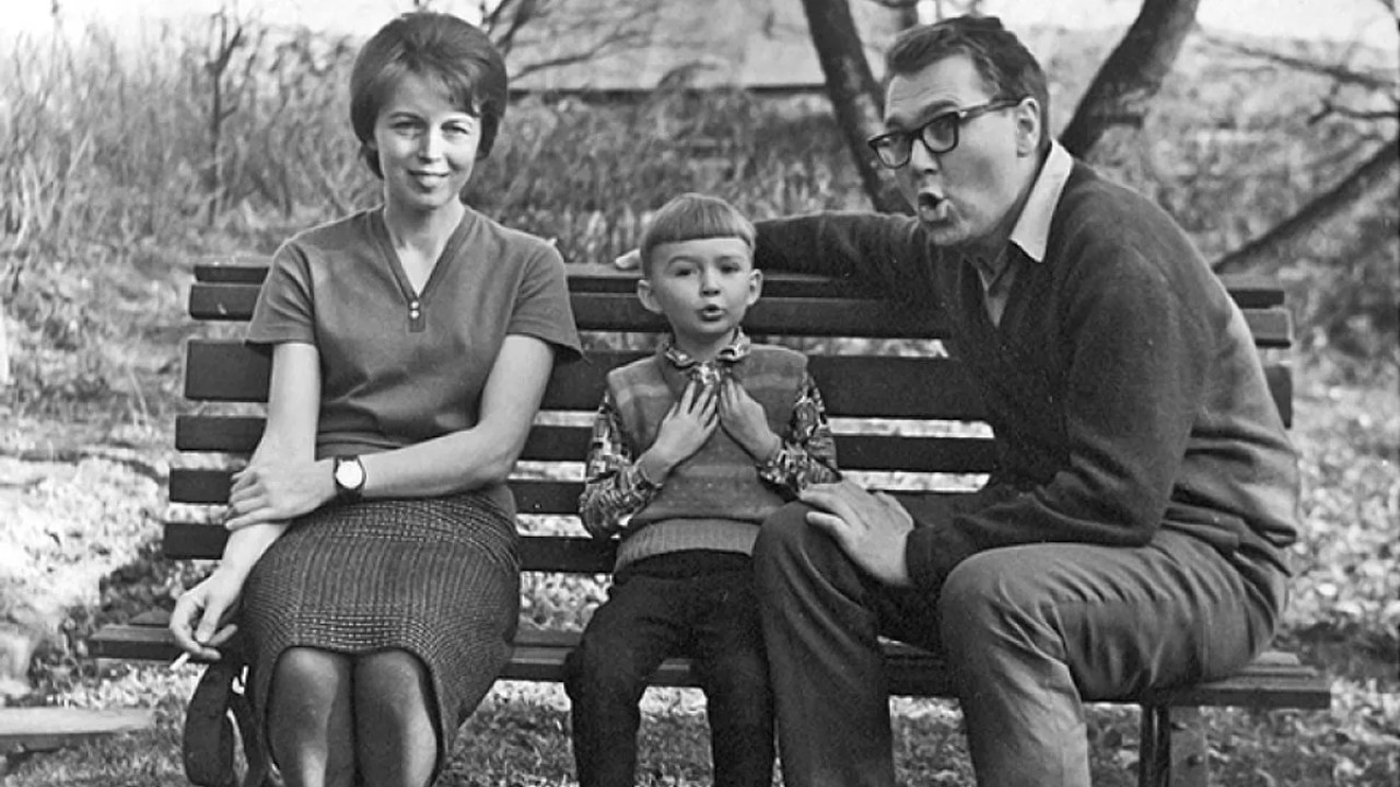 Zdzislaw Beksinski and his family