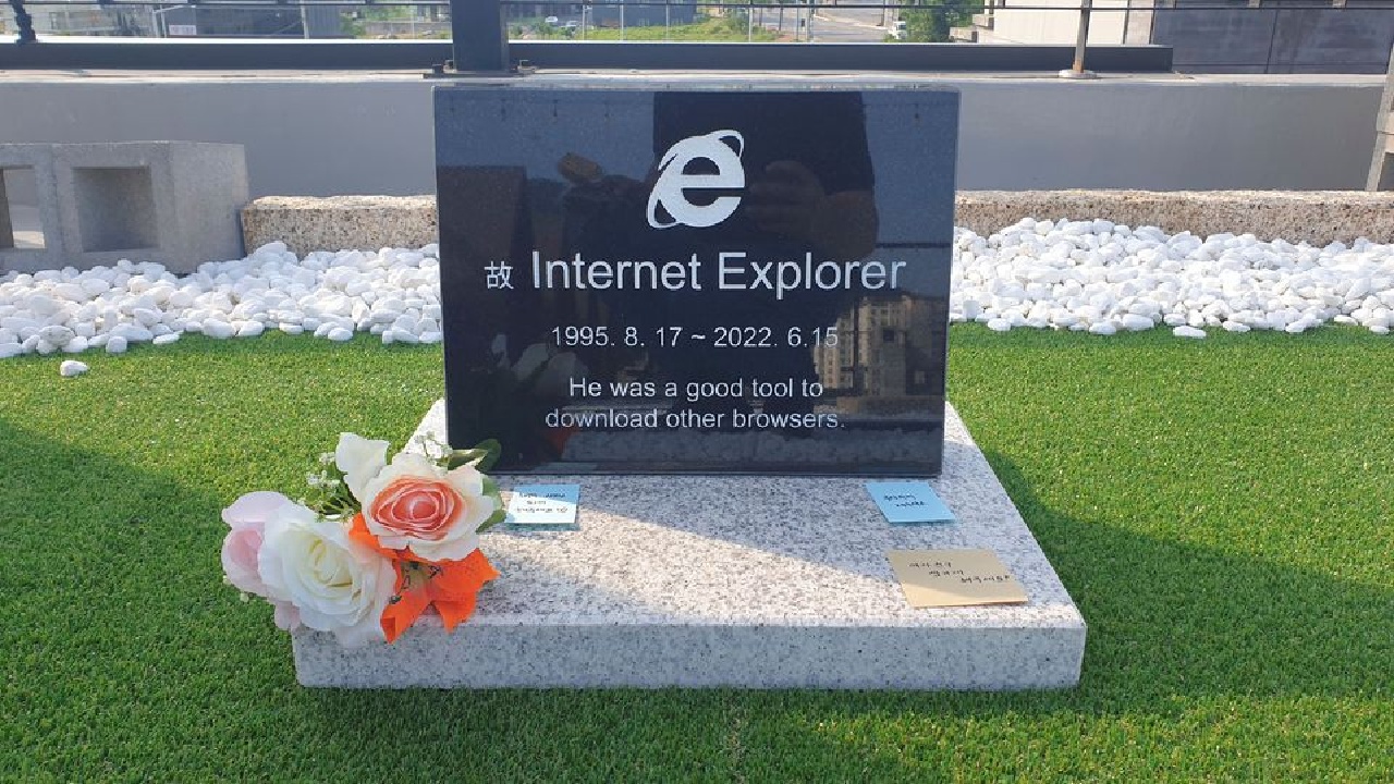 Internet explorer mezar taşı