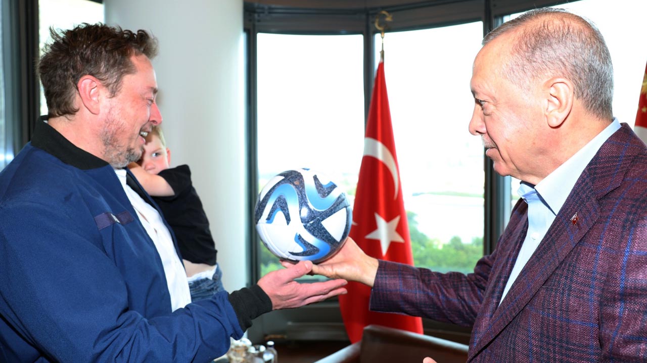 Erdoğan Türkiye'ye tesla fabrikası istiyor