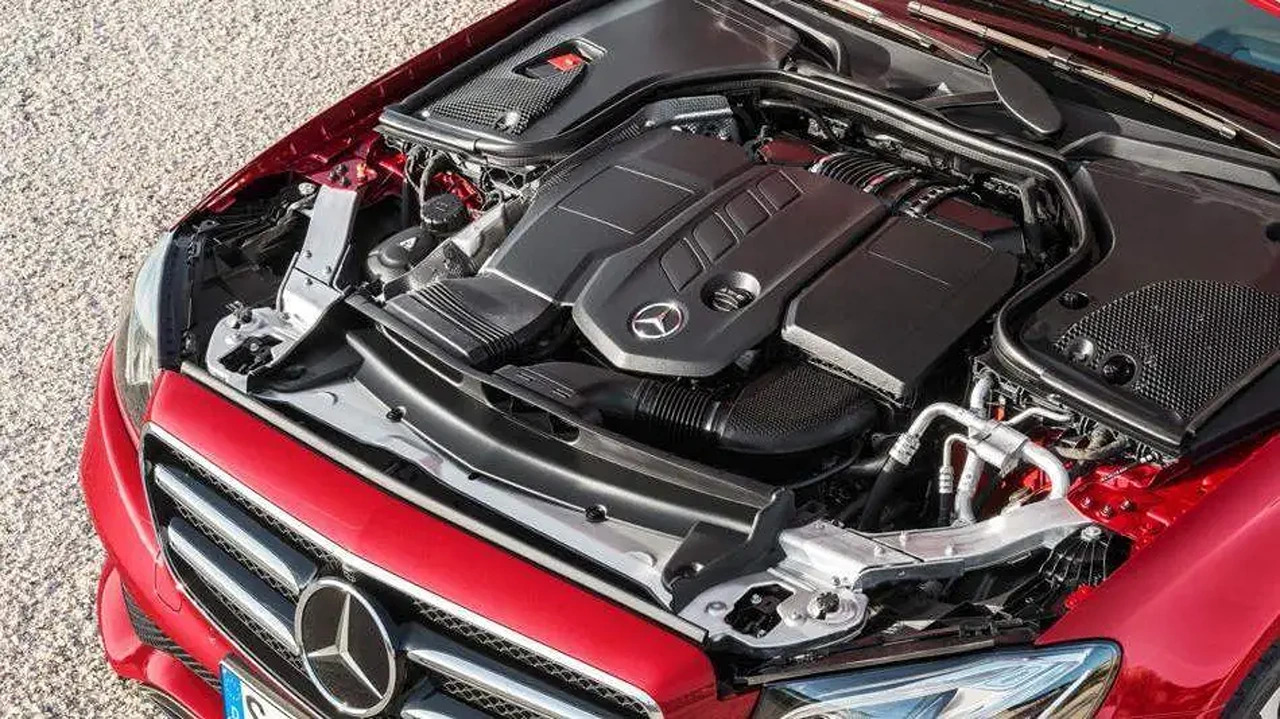 Mercedes motor