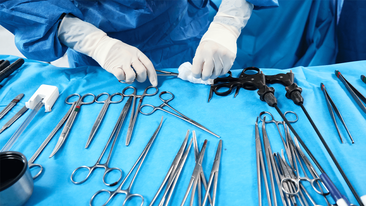 Ameliyat aletleri neşter temizliği 