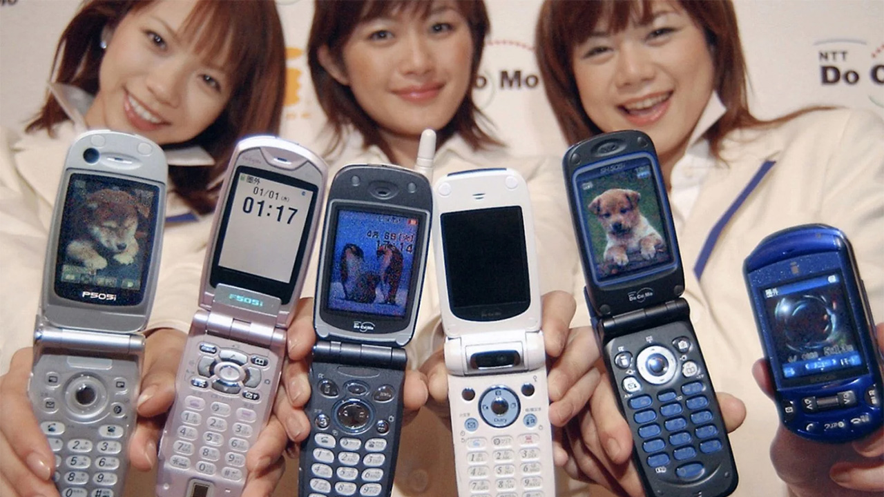 Old Japanese phones, Women holding old style phones, Asian women holding phones