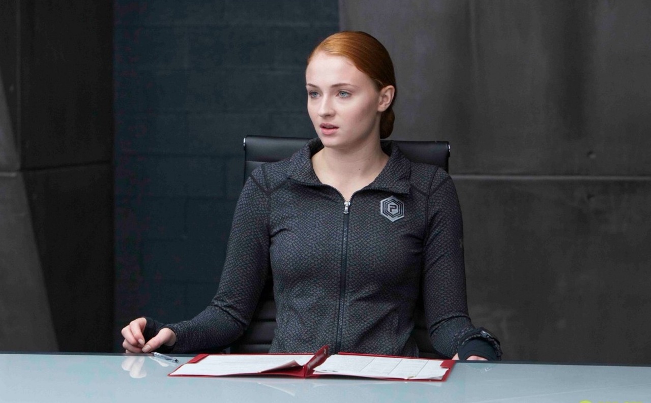 Sophie Turner Barely Lethal movie, Heather character Barely Lethal