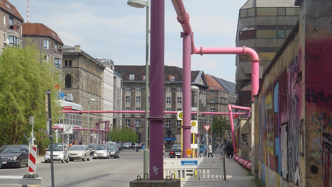 berlin pink pipe