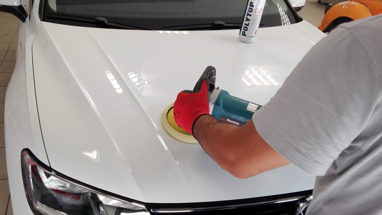 vehicle ceramic coating application