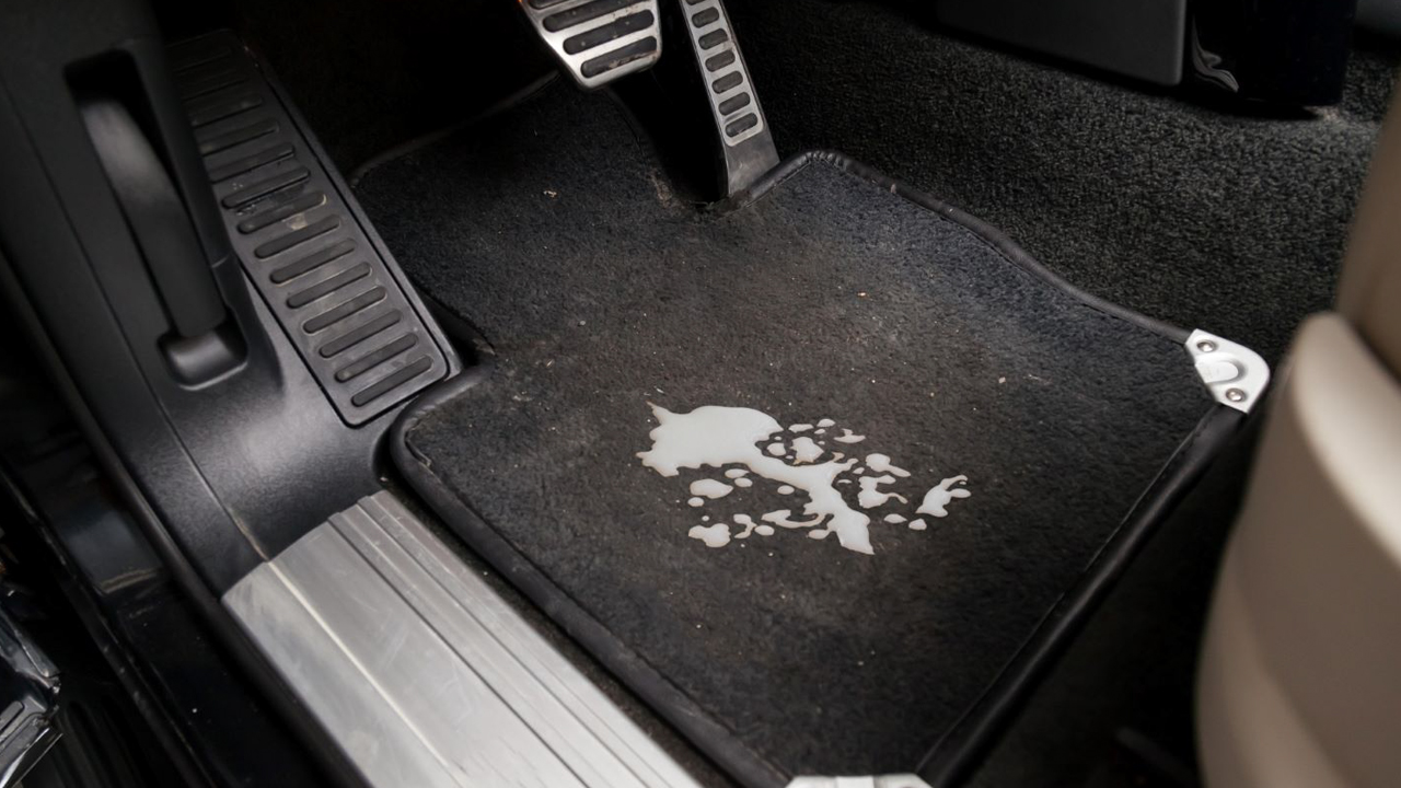 What to do if milk is spilled in the car