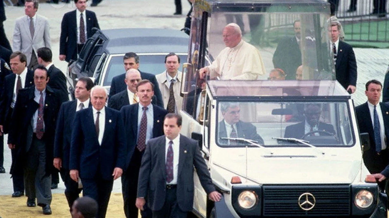 Mercedes G-Class and Pope