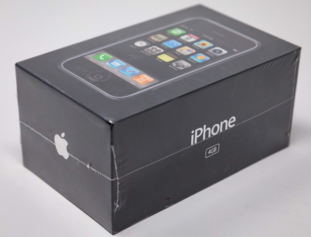 Kutusu Açılmamış 4 GB’lık Birinci Nesil iPhone, 4 Milyon TL’nin Üzerinde Bir Fiyata Satıldı