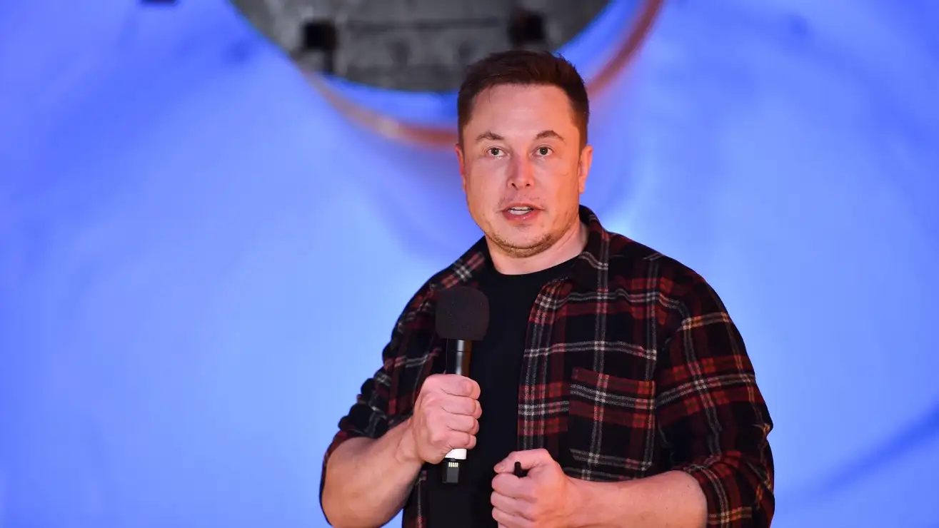Elon Musk, X’in Değerinin Kendisi Yüzünden Yerle Bir Olduğunu İtiraf Etti: Ayrıca Çocuk Taklidi Yaptığı Bir Yan Hesabı Olduğunu da Açıkladı!