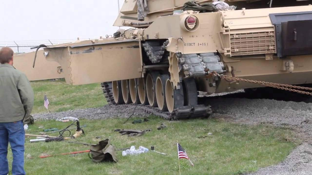 M1 Abrams caterpillar tracks
