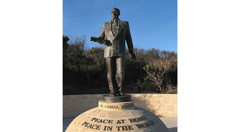 Atatürk heykrli