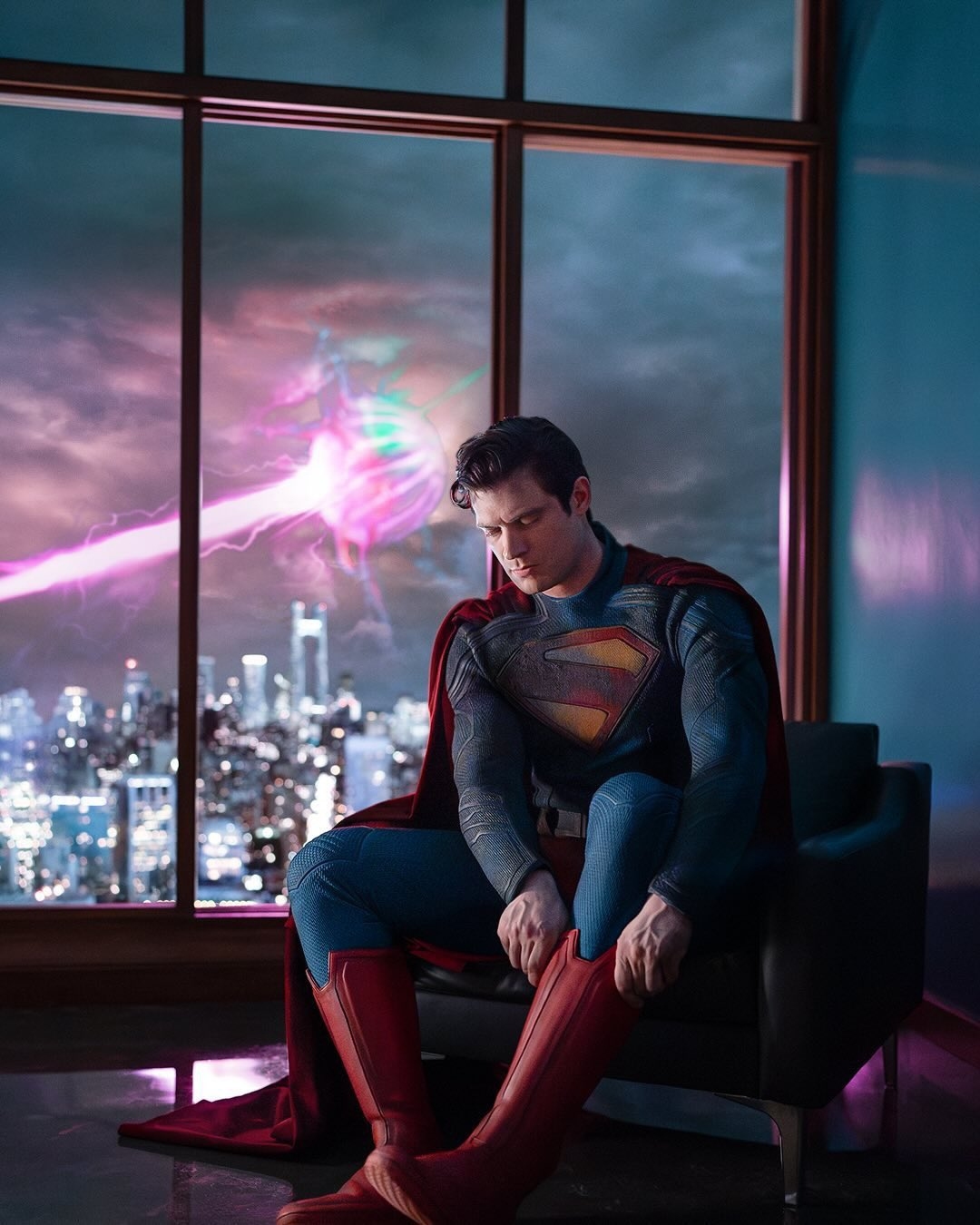 Superman Filminden İlk Resmî Görsel Nihayet Geldi! Yeni Kostüm Böyle Olacak