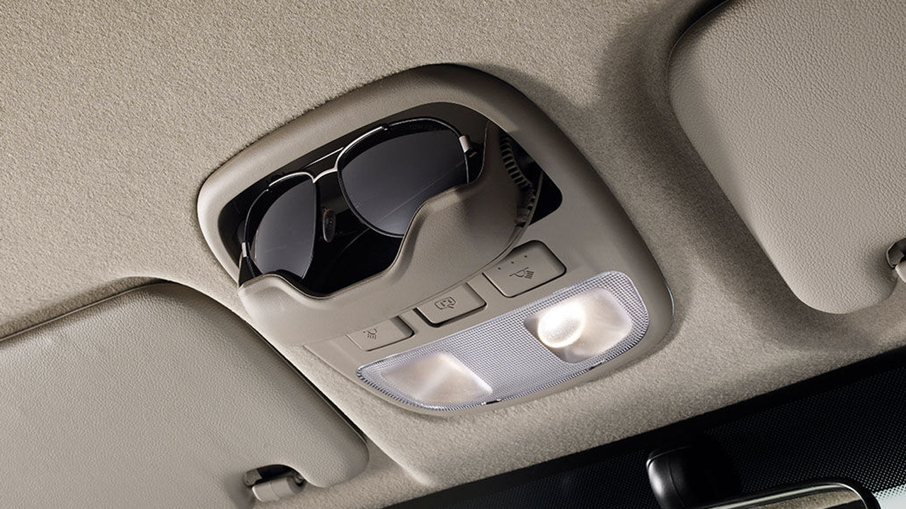 Hyundai glasses compartment