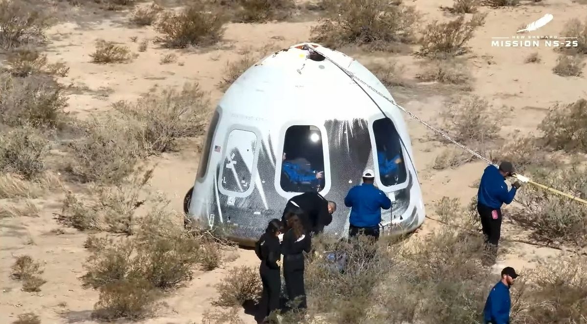 Jeff Bezos’un Uzay Şirketi Blue Origin, 2 Yıl Sonra İlk İnsanlı Görevini Gerçekleştirdi: 6 Turist, Başarıyla Uzaya Çıktı!