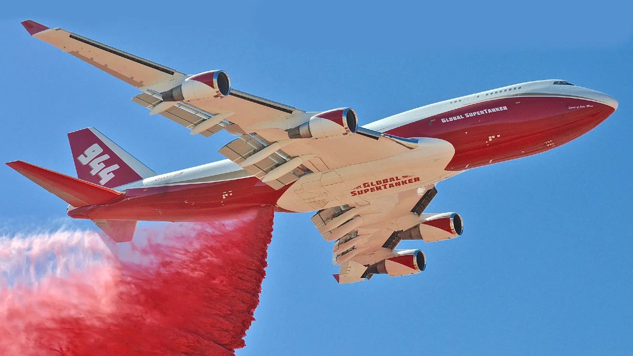 Dünyanın En Büyük Yangın Söndürme Uçağı Supertanker’in Efsanevi Özellikleri
